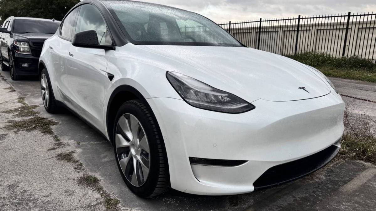 2021 Tesla Model Y 5YJYGDEE2MF071976