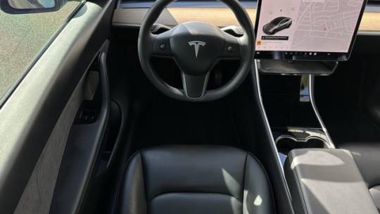 2020 Tesla Model Y 5YJYGDEE9LF014477