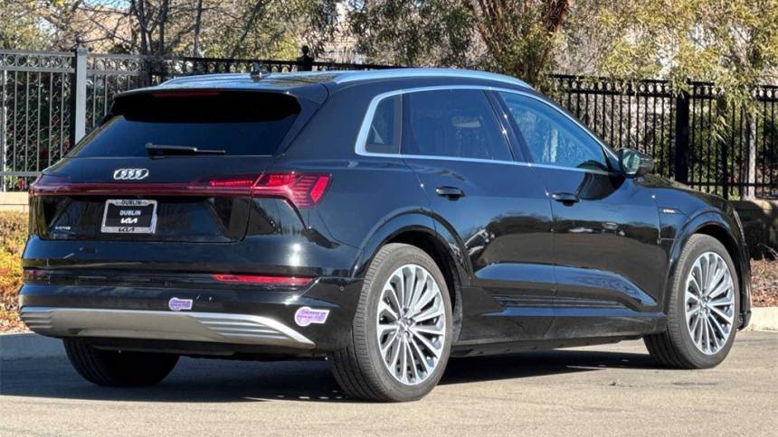 2019 Audi e-tron WA1VABGE1KB014202