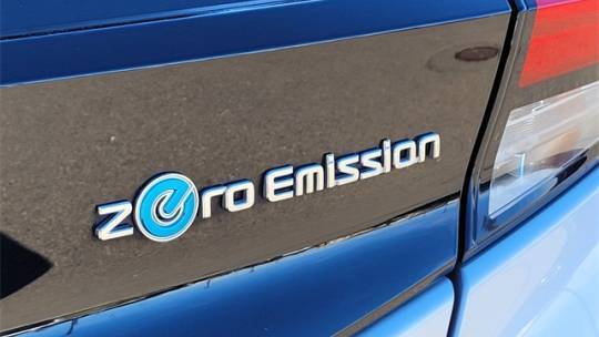 2019 Nissan LEAF 1N4AZ1CP1KC304728