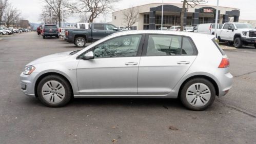 2016 Volkswagen e-Golf WVWKP7AU0GW907854