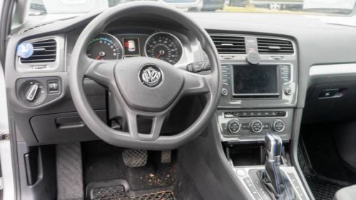 2016 Volkswagen e-Golf WVWKP7AU0GW907854