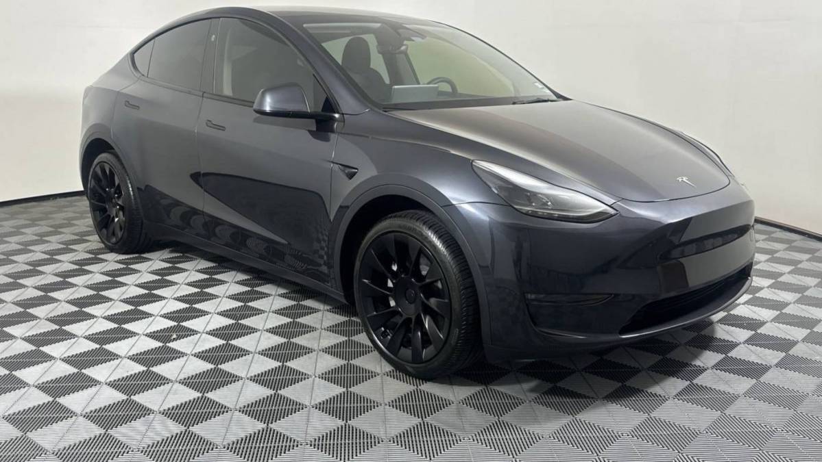 2024 Tesla Model Y 7SAYGDEE1RA286661