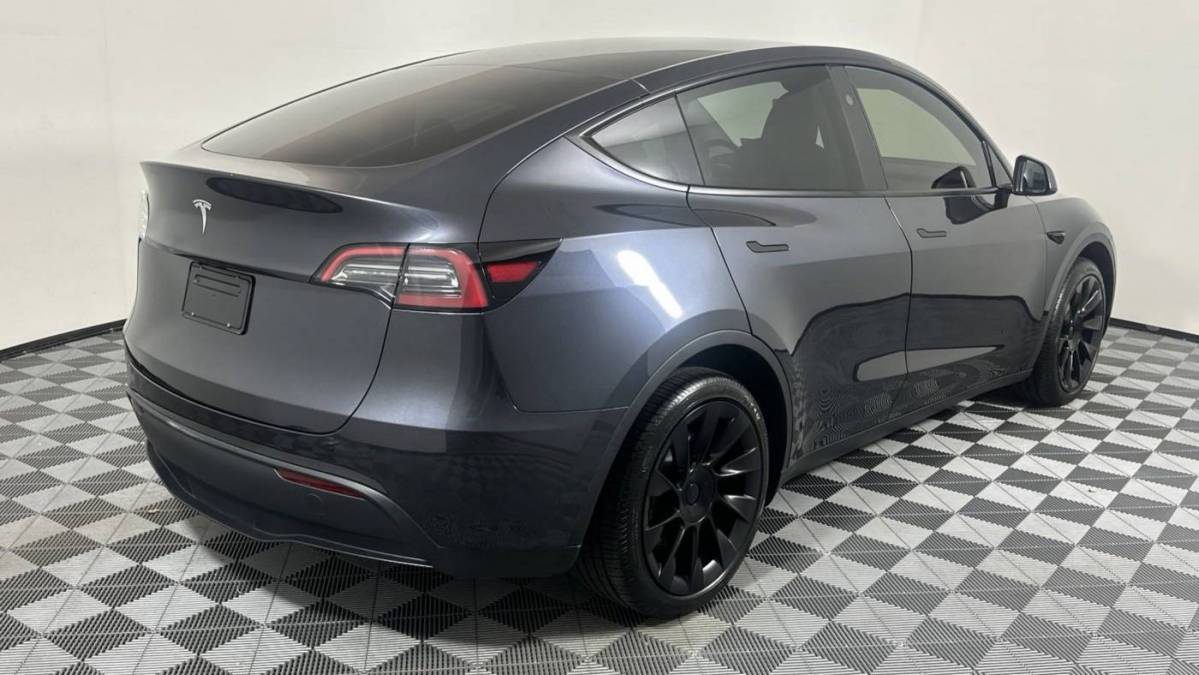 2024 Tesla Model Y 7SAYGDEE1RA286661