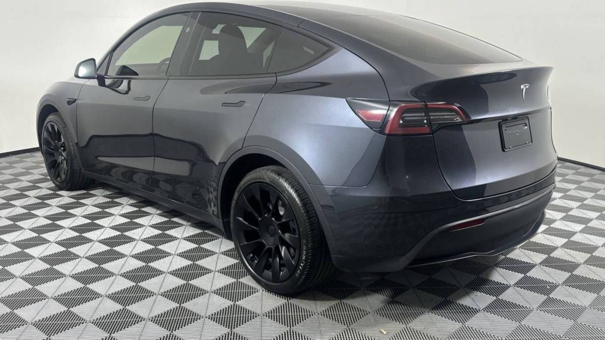 2024 Tesla Model Y 7SAYGDEE1RA286661