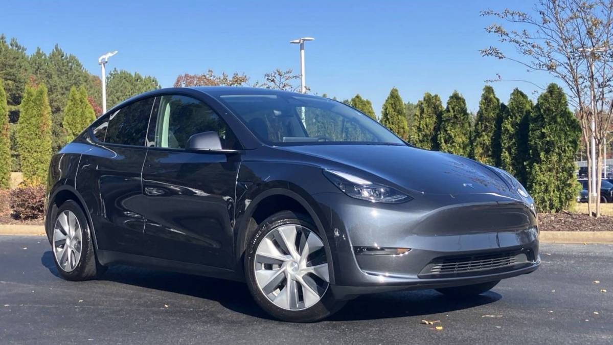 2024 Tesla Model Y 7SAYGDED0RF004651