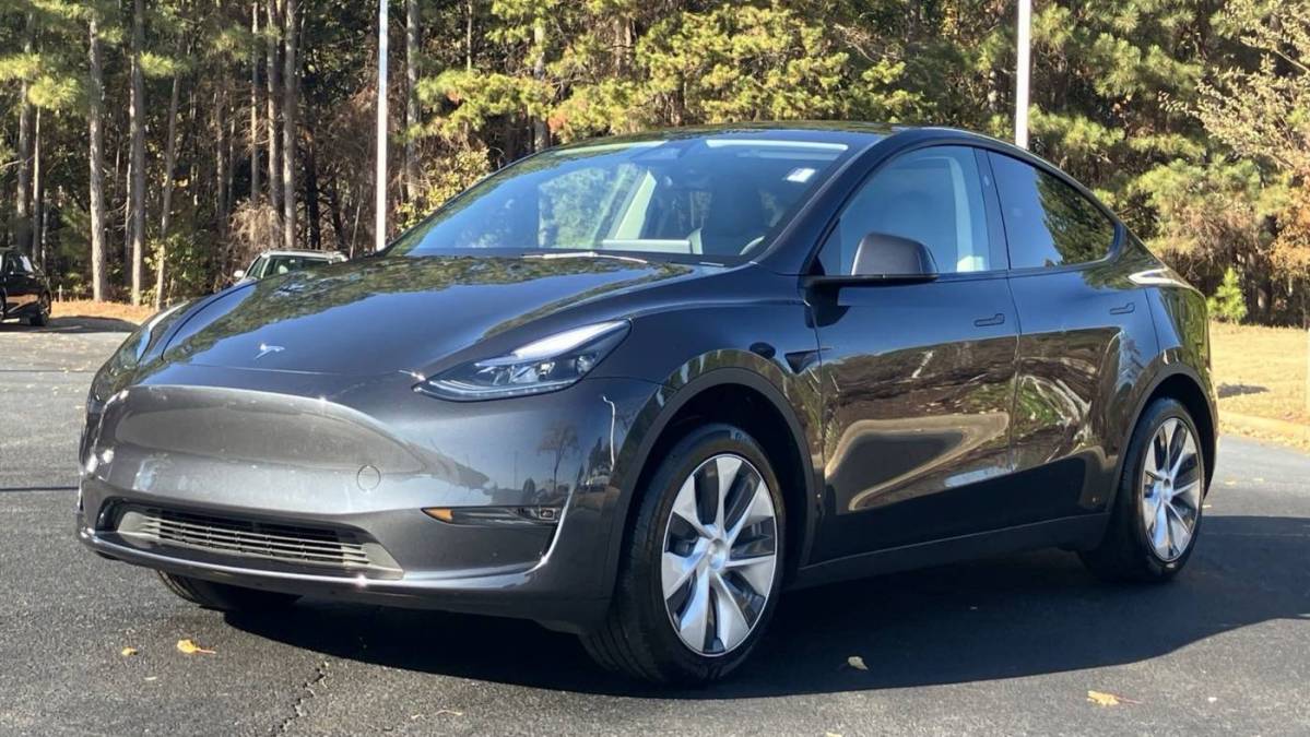 2024 Tesla Model Y 7SAYGDED0RF004651