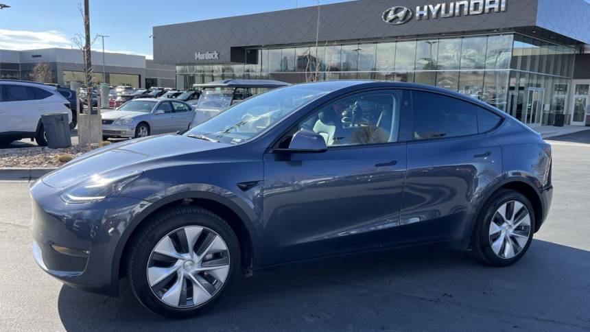 2024 Tesla Model Y 7SAYGDEE5RA215950