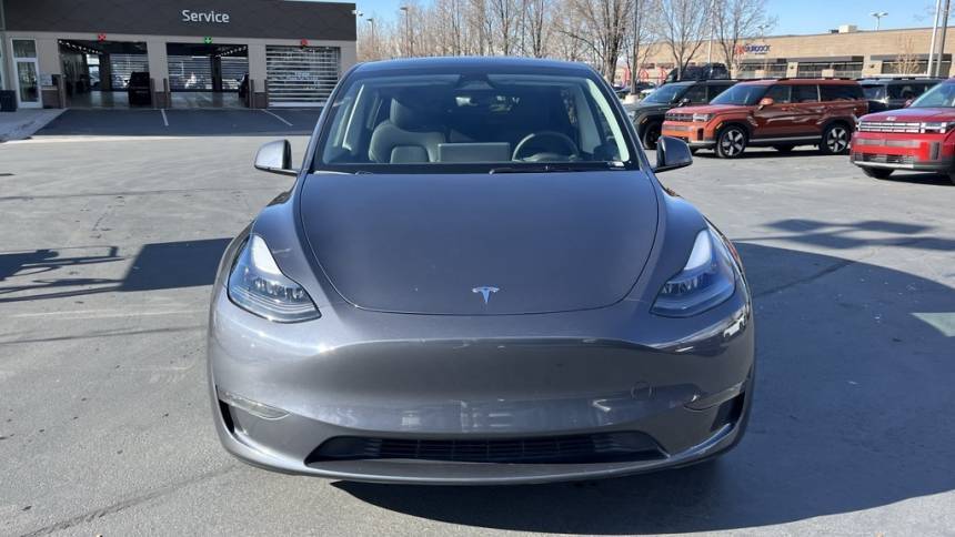 2024 Tesla Model Y 7SAYGDEE5RA215950