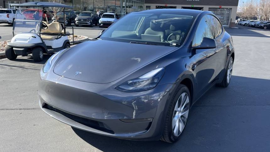 2024 Tesla Model Y 7SAYGDEE5RA215950