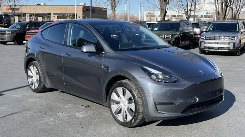 2024 Tesla Model Y 7SAYGDEE5RA215950