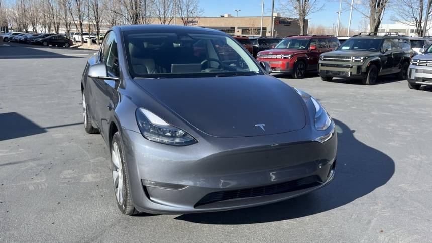 2024 Tesla Model Y 7SAYGDEE5RA215950