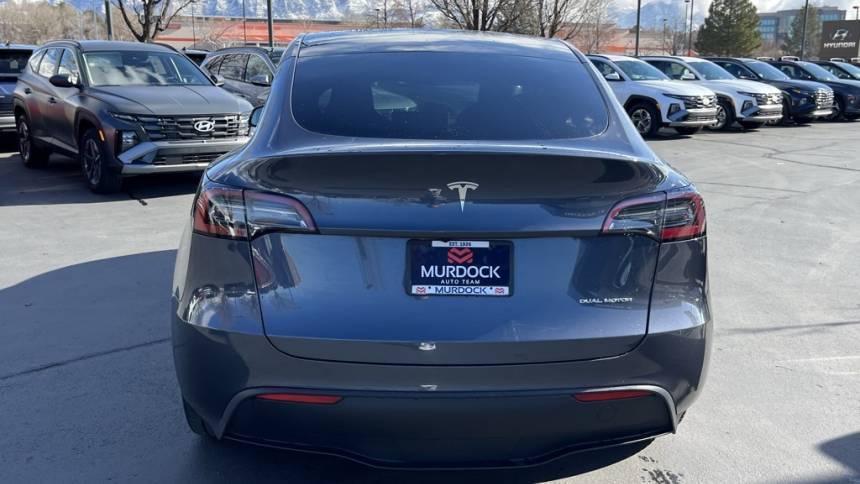 2024 Tesla Model Y 7SAYGDEE5RA215950