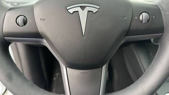 2024 Tesla Model Y 7SAYGDEE6RA247970