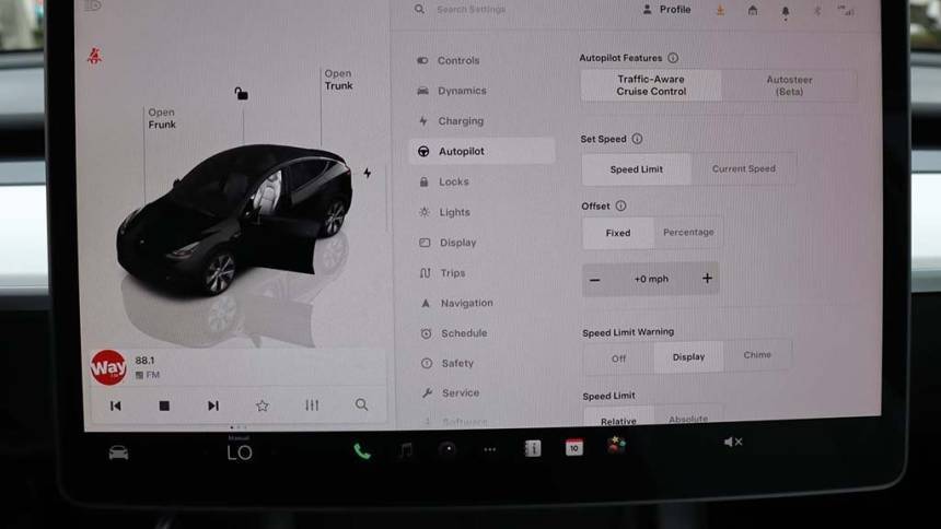 2024 Tesla Model Y 7SAYGDEDXRF095069