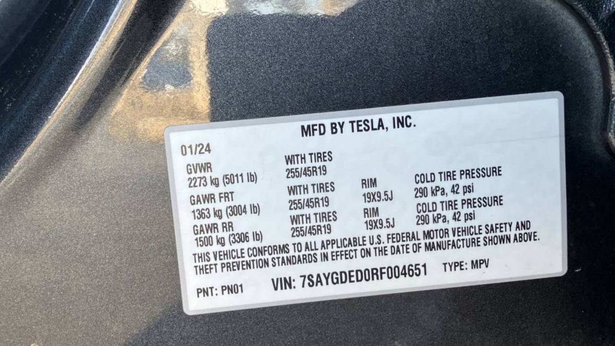 2024 Tesla Model Y 7SAYGDED0RF004651