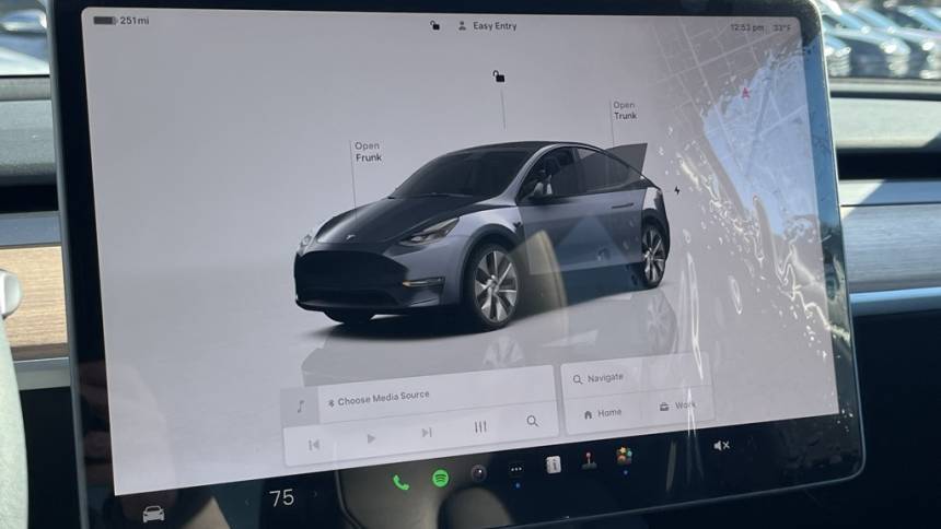 2024 Tesla Model Y 7SAYGDEE5RA215950