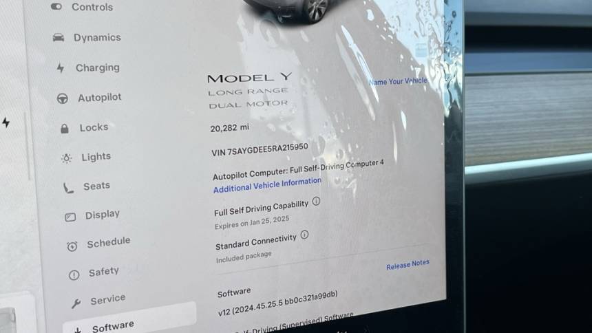 2024 Tesla Model Y 7SAYGDEE5RA215950