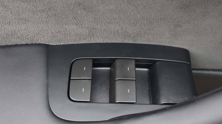 2024 Tesla Model Y 7SAYGDEDXRF095069