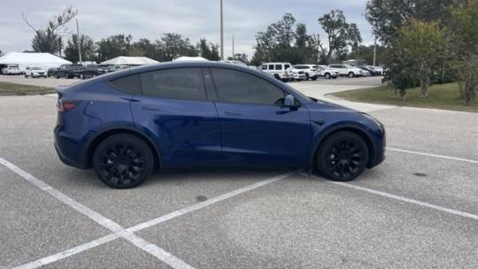 2024 Tesla Model Y 7SAYGDEE7RA220454