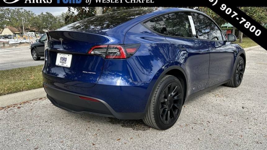 2024 Tesla Model Y 7SAYGDEE7RA218154