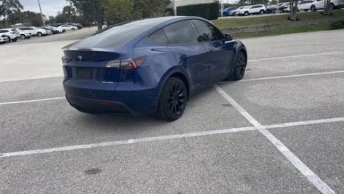 2024 Tesla Model Y 7SAYGDEE7RA220454