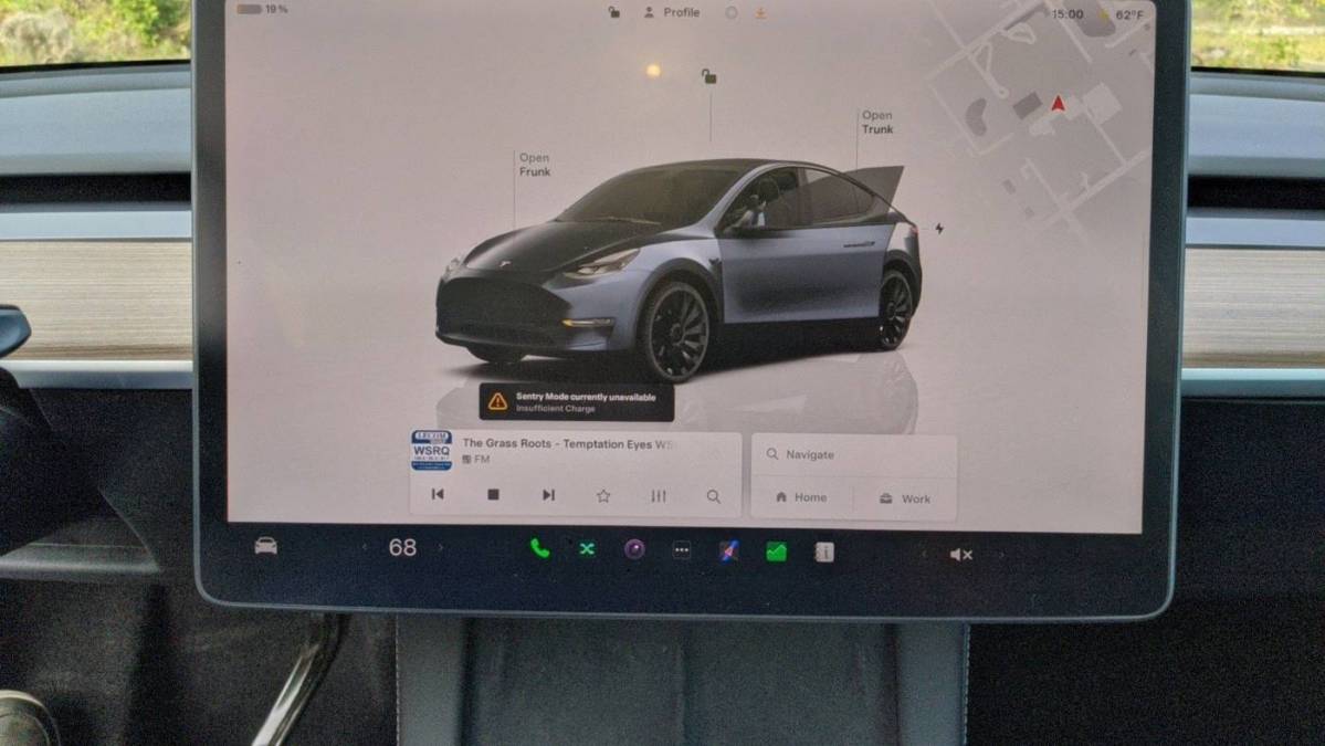 2024 Tesla Model Y 7SAYGDEE9RF995101