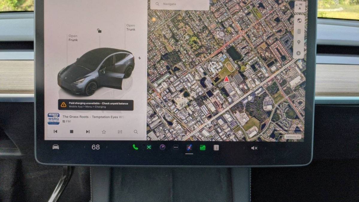 2024 Tesla Model Y 7SAYGDEE9RF995101