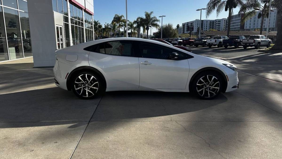 2024 Toyota Prius Prime JTDACACU4R3031845