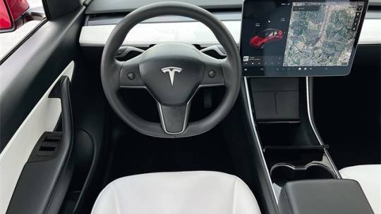 2021 Tesla Model Y 5YJYGDEE4MF069548