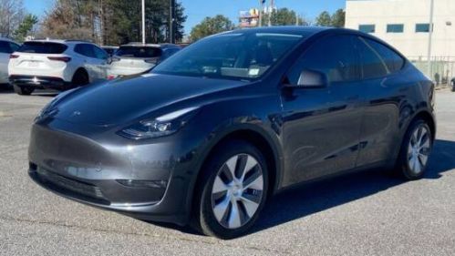 2024 Tesla Model Y 7SAYGDEE9RA255027