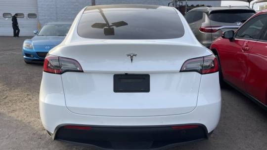 2021 Tesla Model Y 5YJYGDED6MF109524