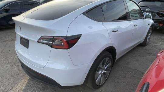 2021 Tesla Model Y 5YJYGDED6MF109524