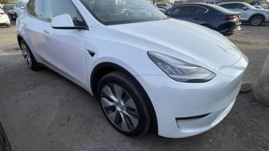 2021 Tesla Model Y 5YJYGDED6MF109524