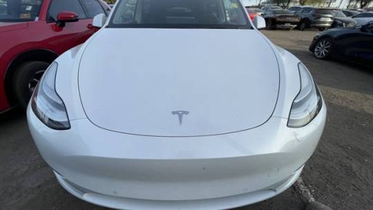 2021 Tesla Model Y 5YJYGDED6MF109524