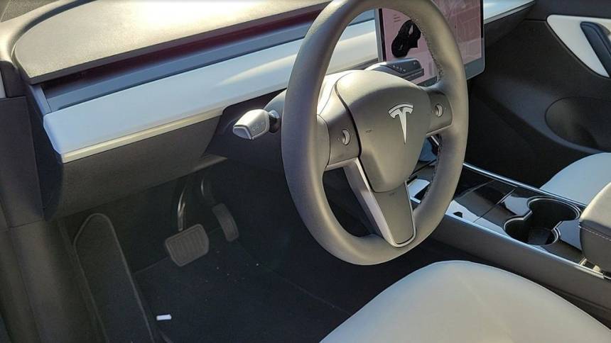 2021 Tesla Model Y 5YJYGDEE1MF080815