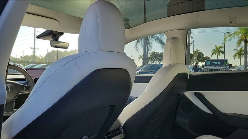 2021 Tesla Model Y 5YJYGDEE1MF080815