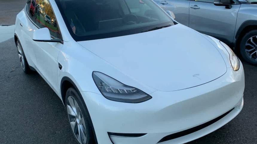 2021 Tesla Model Y 5YJYGDED5MF107506