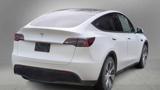 2021 Tesla Model Y 5YJYGDED7MF109693