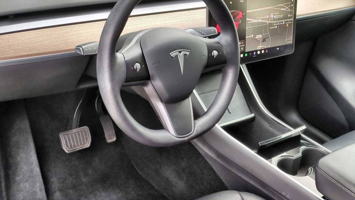 2021 Tesla Model Y 5YJYGDED7MF109693