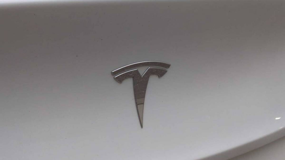 2021 Tesla Model Y 5YJYGDED7MF109693