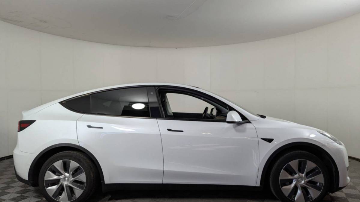 2021 Tesla Model Y 5YJYGDED6MF134150