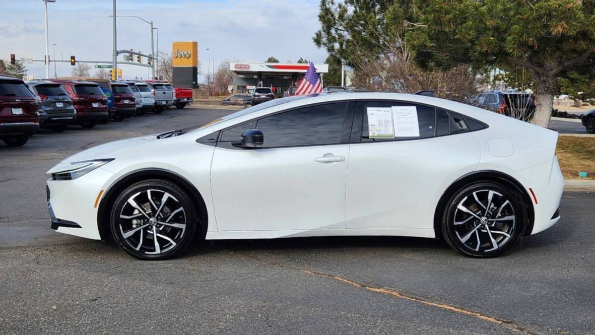 2024 Toyota Prius Prime JTDACACU3R3020304