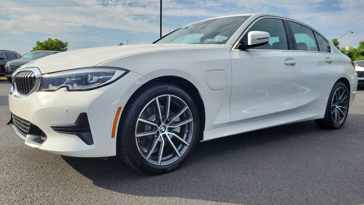 2021 BMW 3 Series - Images - 3