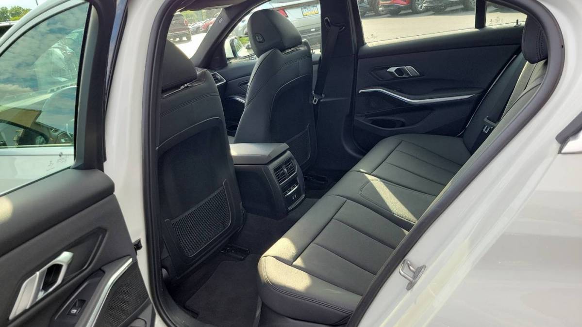 2021 BMW 3 Series - Images - 10