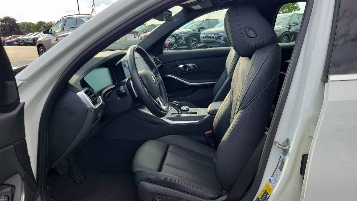 2021 BMW 3 Series - Images - 13