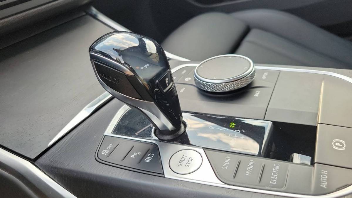 2021 BMW 3 Series - Images - 15