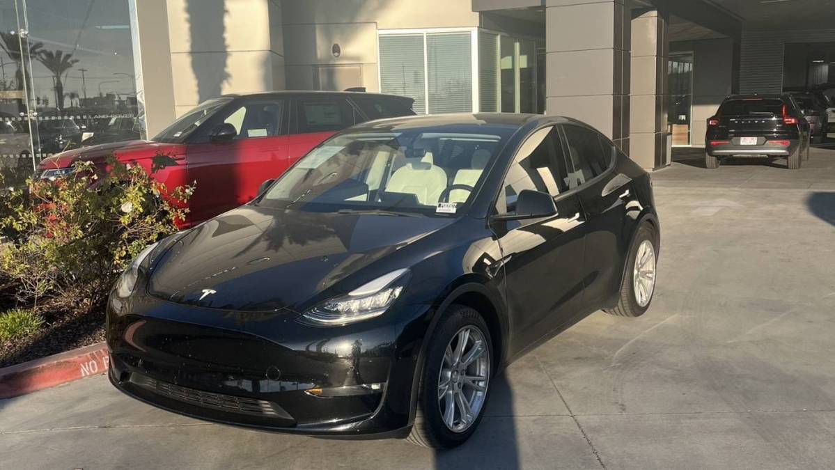 2021 Tesla Model Y 5YJYGDED9MF106391