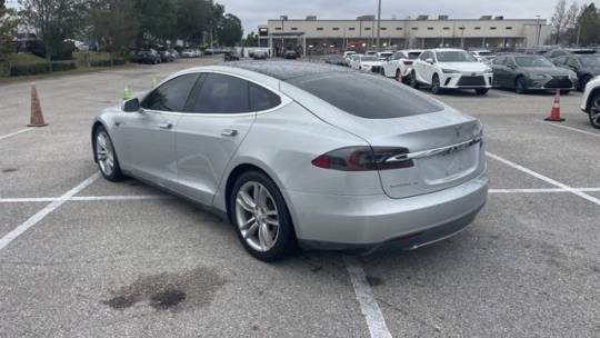 2016 Tesla Model S 5YJSA1E27GF123196