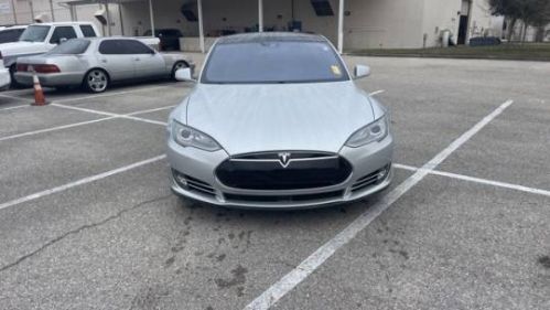 2016 Tesla Model S 5YJSA1E27GF123196